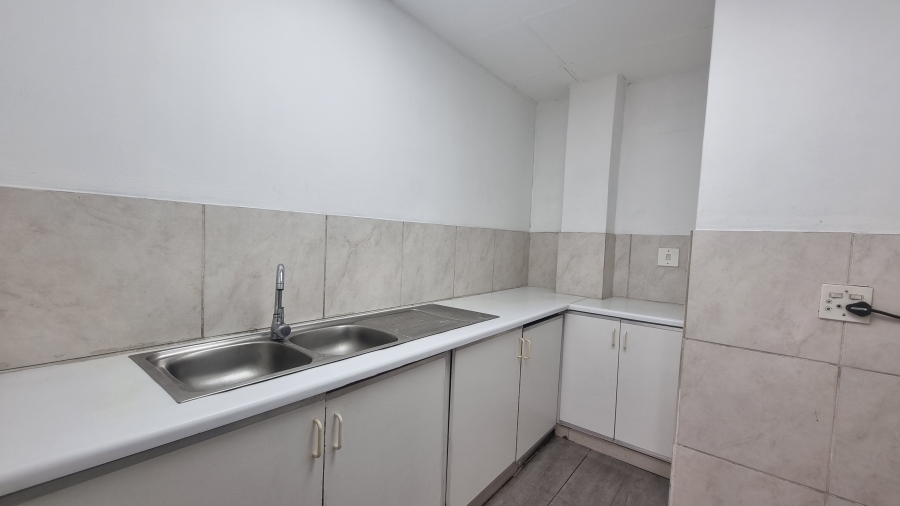 To Let Commercial Property for Rent in Goodwood Central Western Cape
